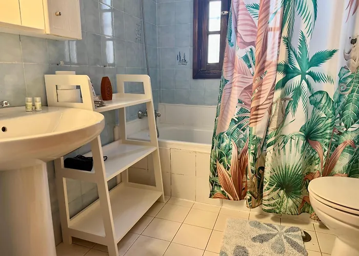 Апартаменти One-bedroom With Pool At Bounganvillas San Eugenio