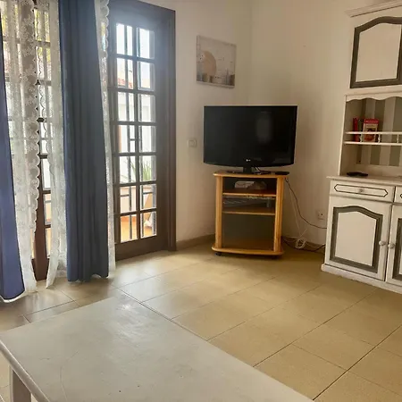 Apartamento Apartments With Pool At Bounganvillas San Eugenio *