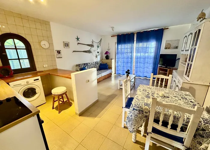 One-bedroom With Pool At Bounganvillas San Eugenio Apartamento